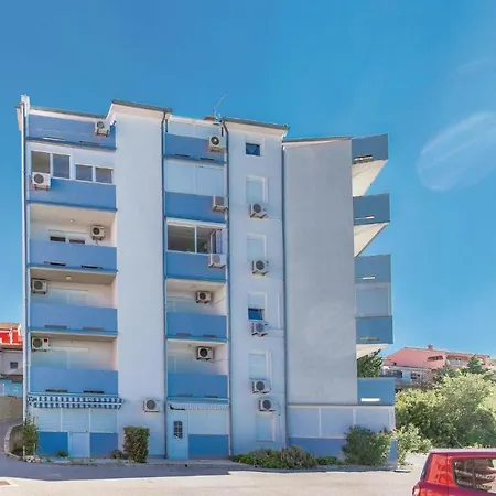 דירה Cozy In With Wifi