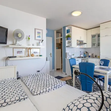 Stunning In With Wifi Crikvenica
